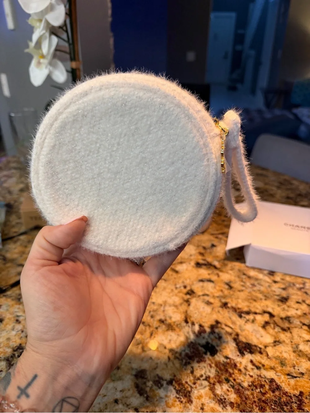 CHANEL Cream Wool Round Coin Pouch with Gold Logo - Picture 4 of 9